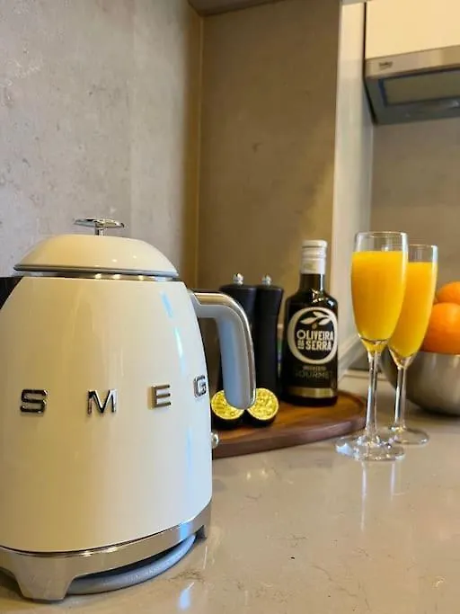 Stylish City Apartment & Sunrise From Your Sofa - Top Stay! Lisboa Portugal